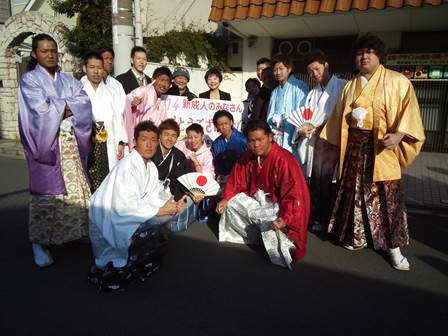 優しさを信じて ともに未来へ 祝 成人の日 日本共産党 山中智子